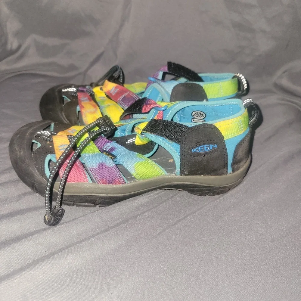 Keen Newport H2 Kids Size 3 Rainbow Tie Dye Outdoors  Fisherman Sandals Shoes